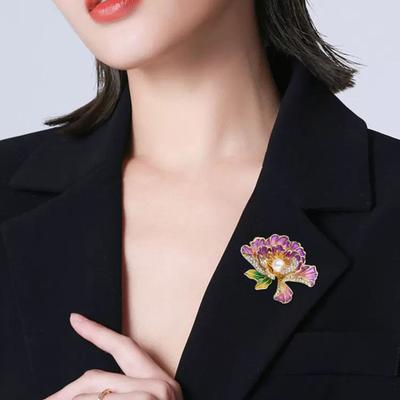 Alloy Brooch Imitation Pearls Inlaid Three Dimensional Flower Maple Design Pin Sweaters Coats Accessories Jewelry Gift