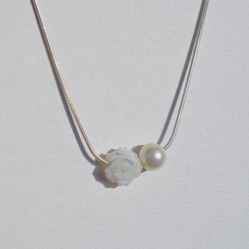 POSTLUDE [SILVER] ROSE PEARL SN CHAIN N