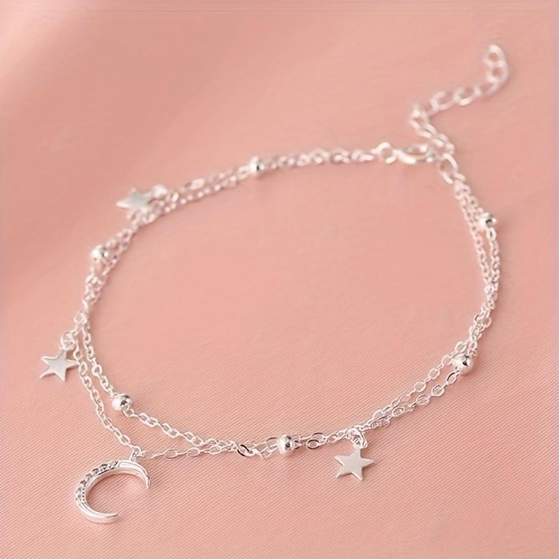 Star Moon Double Layer Bracelet, A Fashionable, Luxurious, Elegant and Niche Delicate Accessory for Women, Suitable for Daily Holiday Gifts.