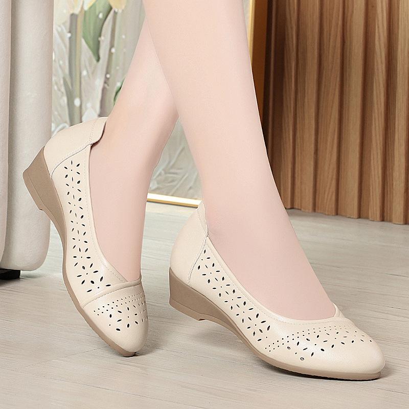 Soft Sole Mother Shoes Summer Hole Sandals Soft Leather Comfortable Leather Shoes Breathable Single Shoes Middle-Aged Elderly