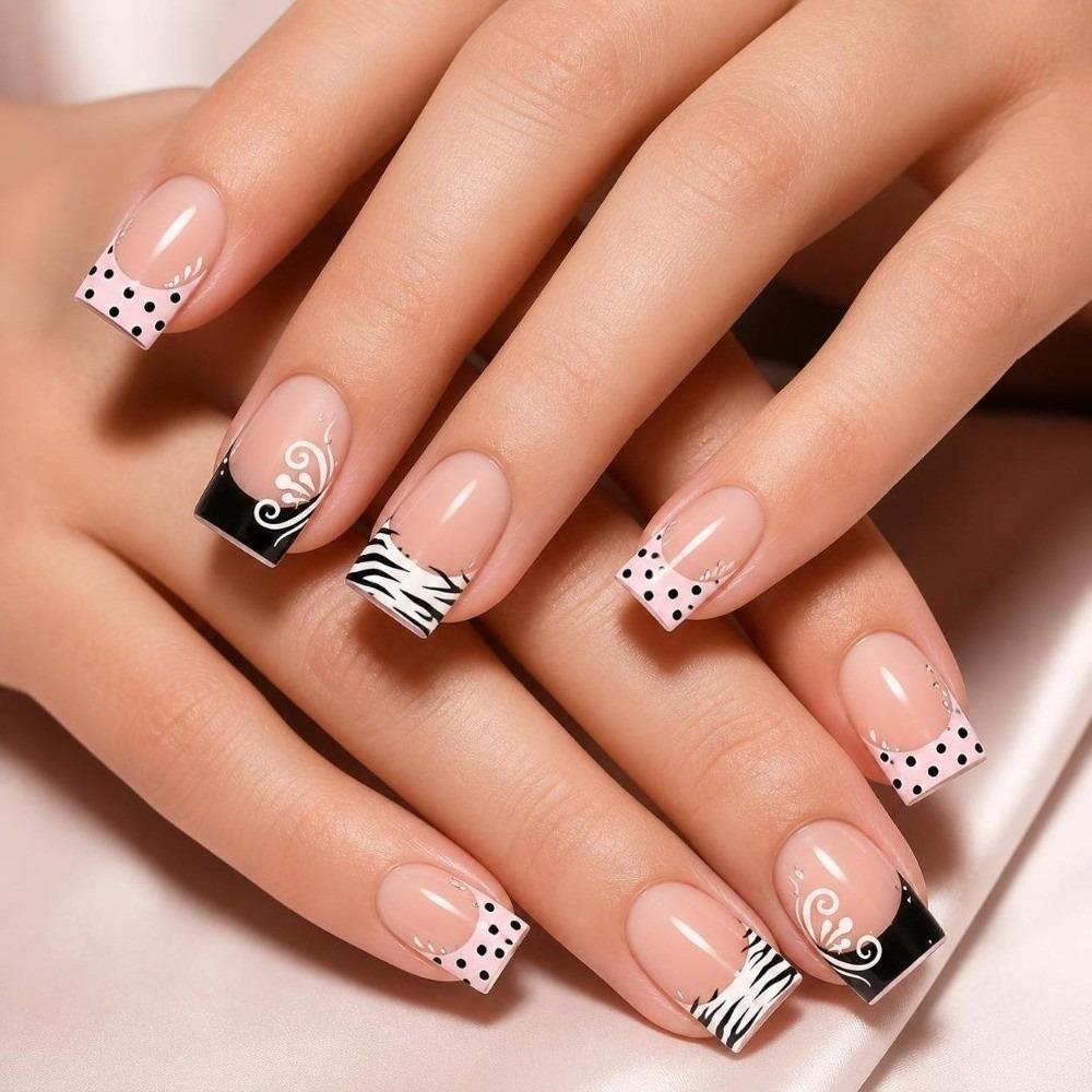 24Pcs False Nails Set Polka Dot Pattern Short Square Nails Sweet Press On Nails