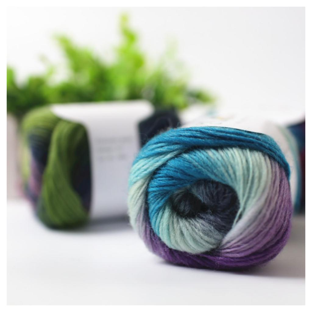 China Factory  Gradient Rainbow Dyed Woolen Yarn Hand-Woven for Knitting Weaving Sewing Clothes Hats Scarves