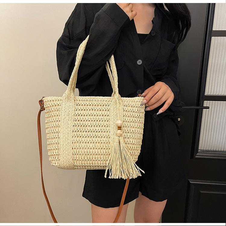 Seaside Vacation Beach Woven Bag Spring New Handheld Straw Bag Commuter Shoulder Messenger Bag Woven Straw Tote Bag for Women