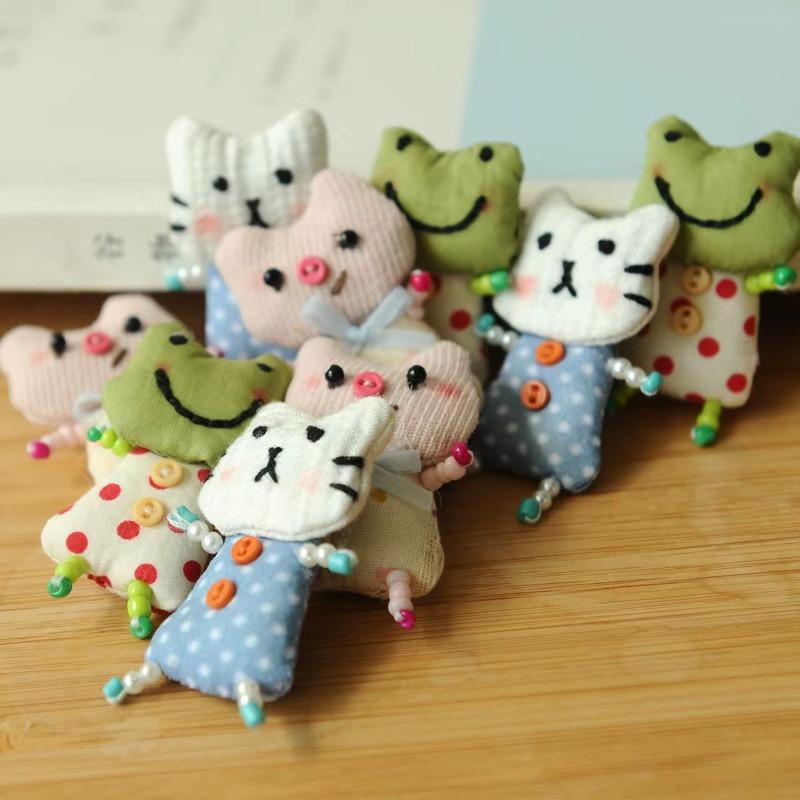 3 Cute Little Fresh Cute Pink Piggy Green Frog Blue Kitten Clothing Accessories Fabric Brooch Woman