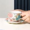 Neue chinesische florale Kaffeetassen und Untertassen handbemalt goldbemalt hochwertig Nachmittagsteetasse exquisite Keramikteller-Beilage Geschenk