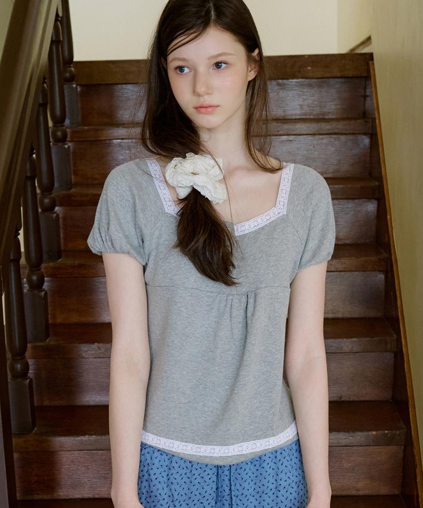 LETTER FROM MOON Sorbet Square Neck Lace Short Sleeve T-Shirt (Gray)