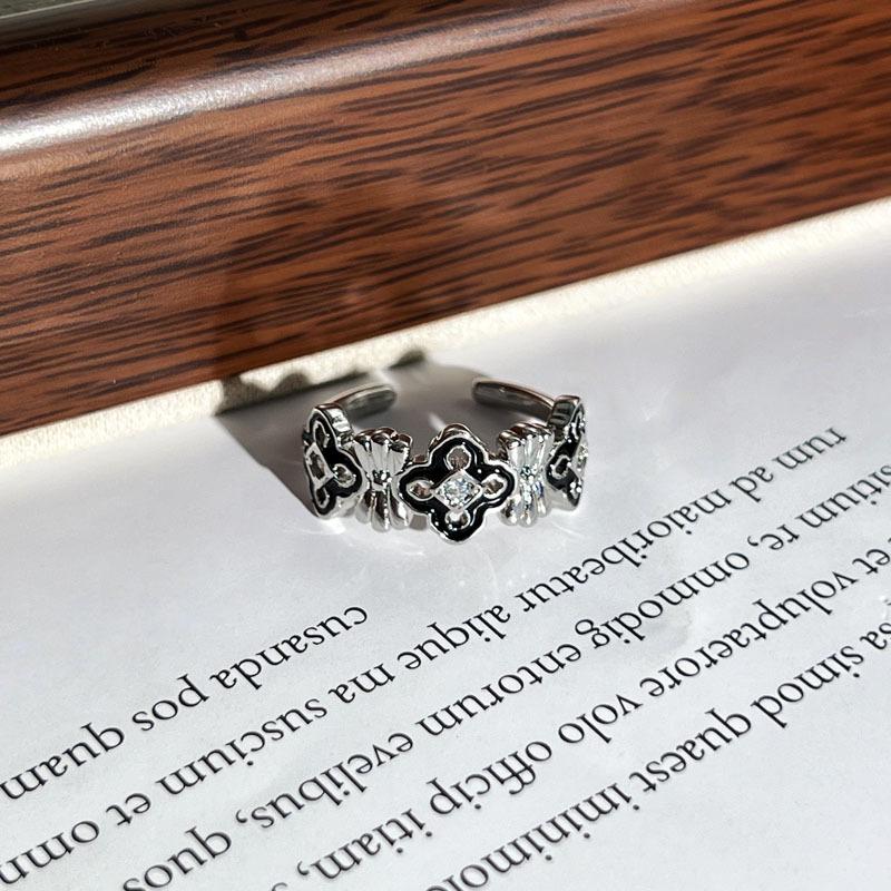 2026 European and American Dark Style Cool Cross Personalized Retro Ring Female Neutral Style Fashion Versatile Couple Ring