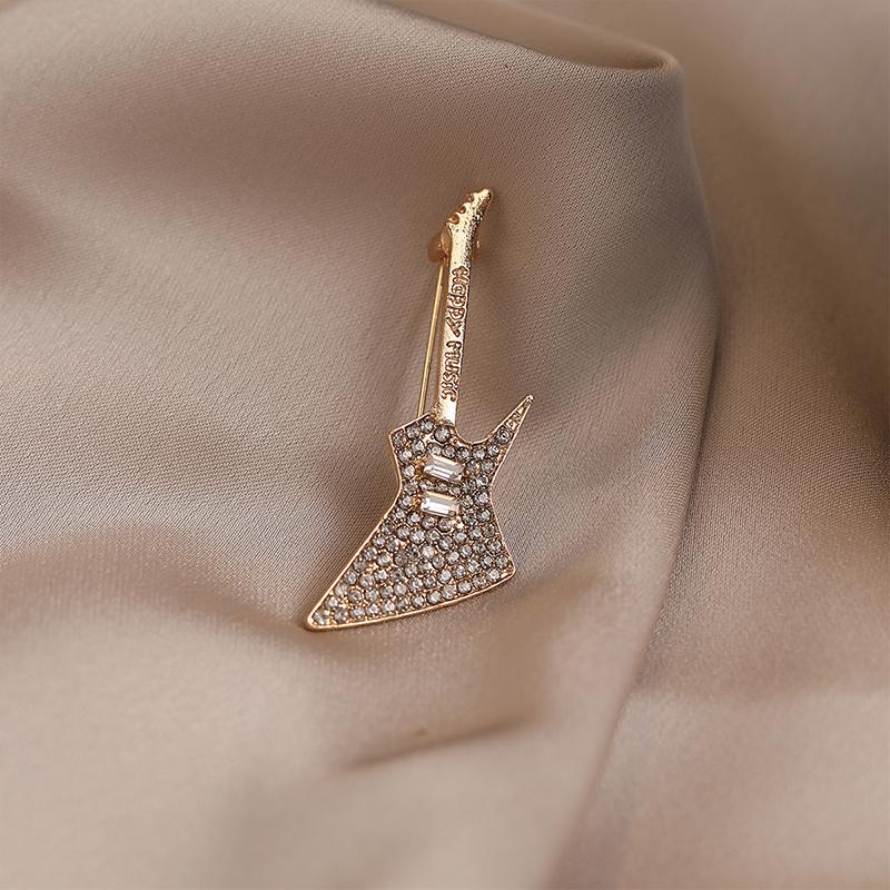 Metal Butterfly Brooch High-End Luxury Accessory Fashionable Retro Corsage Clothing Pin Anti-Exposure Jewelry