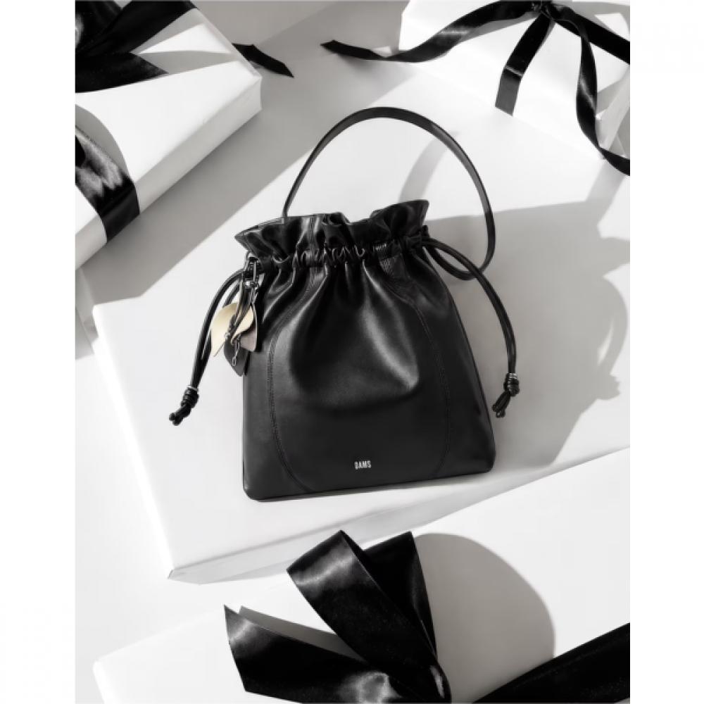 Daks Black Soft Lamb Leather Flower Charm Shoulder Bag Dcba6f558bk