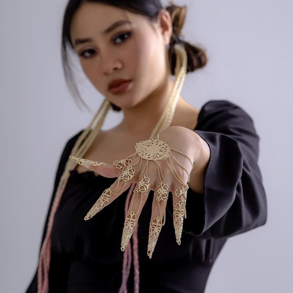 Punk Gothic Cone Tassel Finger Bracelet Hand Chain