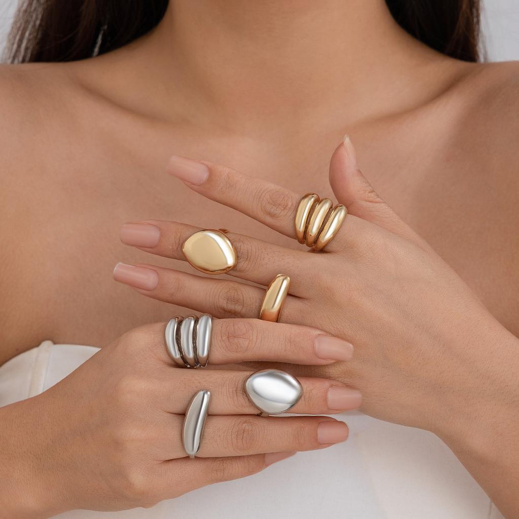 Design Sense Lava Metal Smooth Opening Ring Ring for Women's Niche Texture Geometric Curved Ring