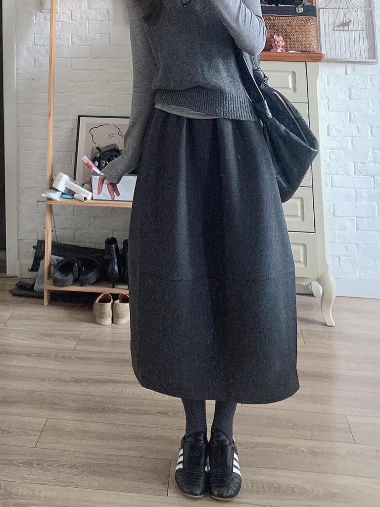 Korean Woolen Deep Gray Women's Skirt - 2025 Autumn/Winter Lazy Hip-Covering Style