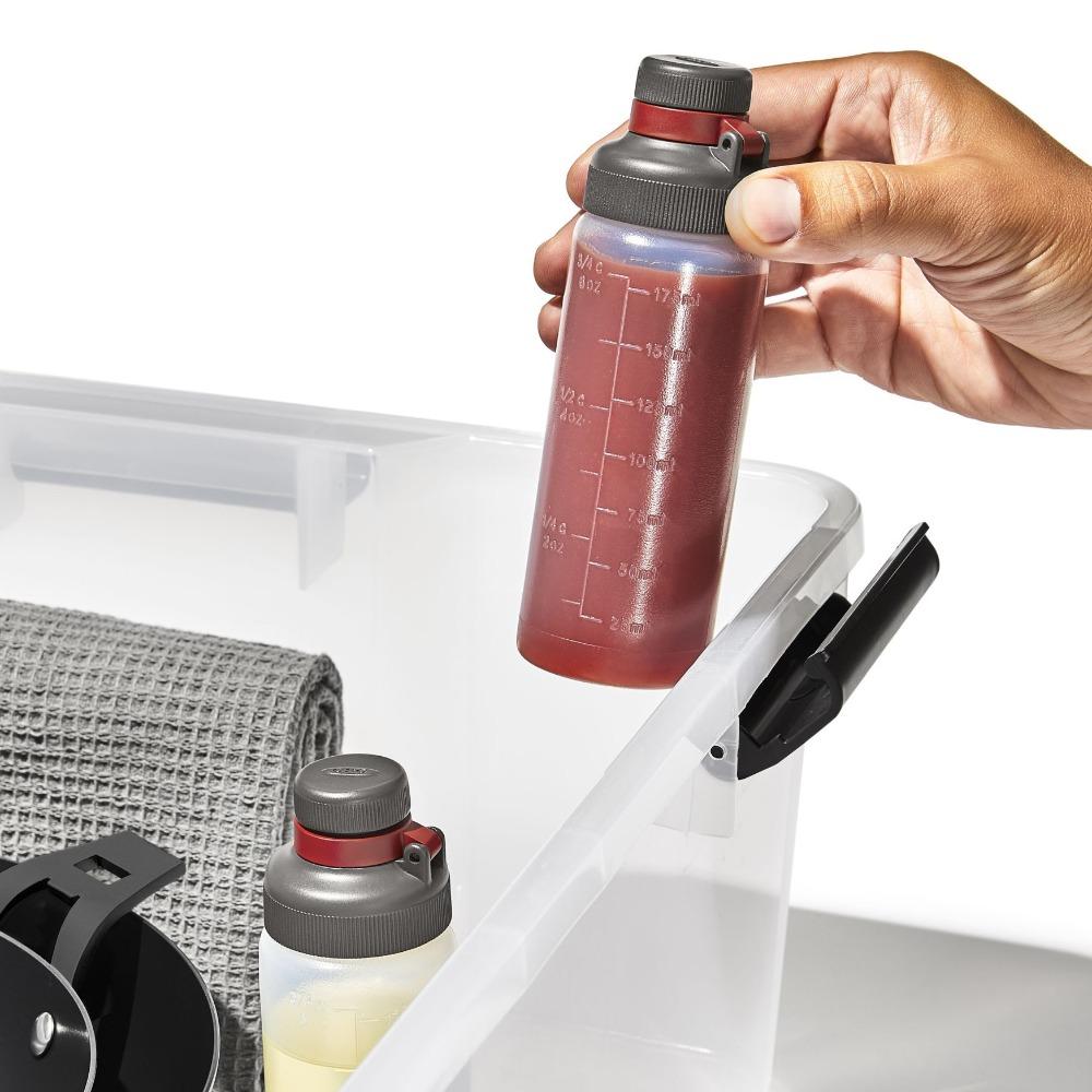 Kunststoff-Quetschflasche Küchenwerkzeuge Staubdichte Gewürzflasche Salatdressing-Press-Typ Quetschflasche Haushaltszubehör