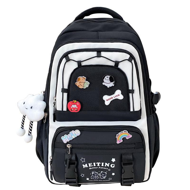 The new schoolbag is cute, small and fresh. The high-value schoolbag for high school students contrasts colors. The multi-compartment backpack
