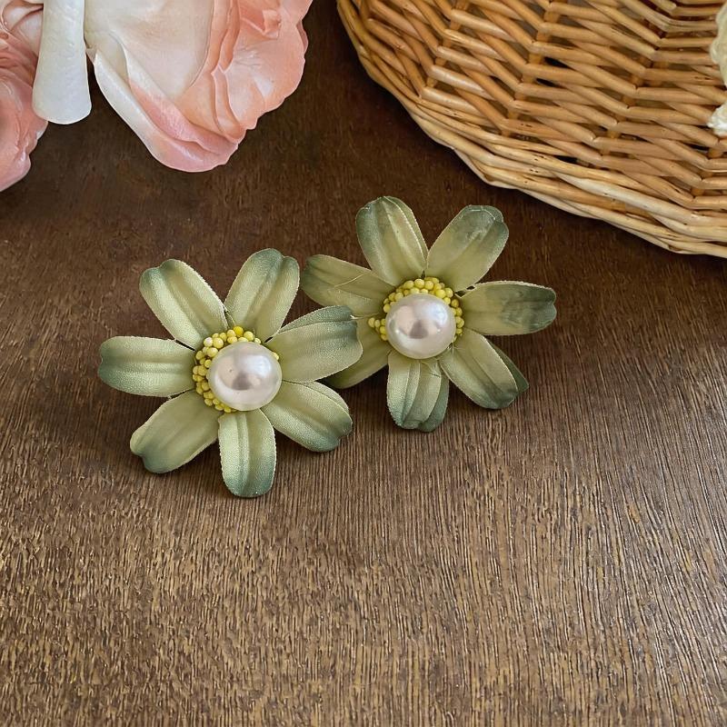 Flowers by the ear~ Silver needle fabric flower pearl stud earrings summer sweet wind earrings simple niche versatile earrings