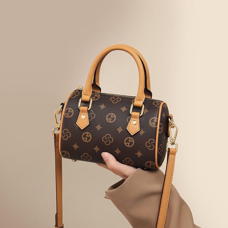 2025 New Autumn Winter Women's Bag Single Shoulder Handbag Light Luxury Niche Versatile High-end Commuter Crossbody Bag