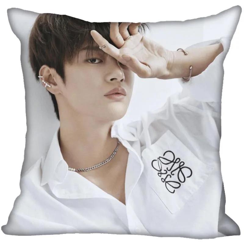 Милая наволочка Seo In Guk KPOP Домашняя декоративная тканевая наволочка Новогодние аксессуары Наволочки 45X45см 0824 45x45cm 18x18in