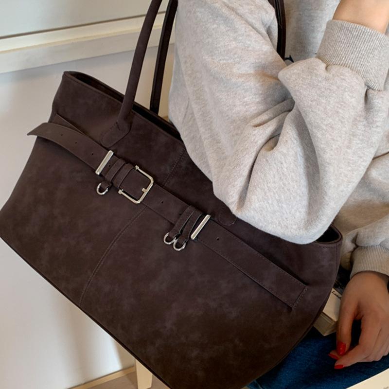 New Large Capacity Underarm Women's Bag, Fashionable Belt Buckle, Retro Shoulder Bag, Stylish Commuting Niche Handbag