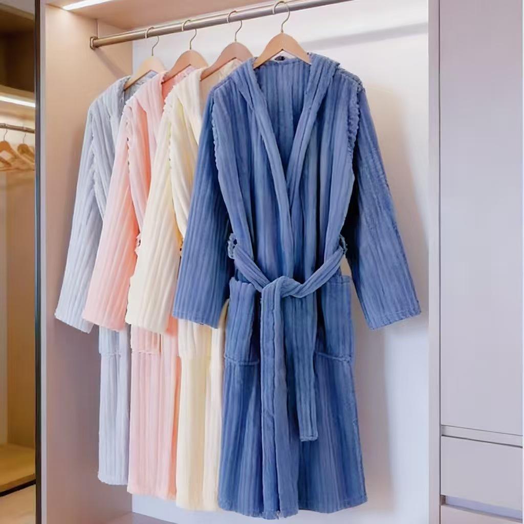 Unisex Coral Fleece Bathrobe: Full-Body Tie-Up Pajama Robe for Autumn/Winter