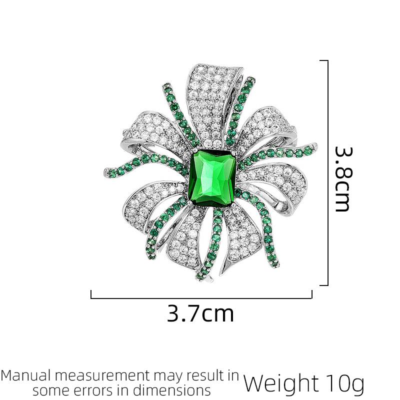 SUYU 2024 New Fashionable Elegant And Unique Design Retro And Exquisite Flower Brooch Women's Luxury Brooch Accessories Pins