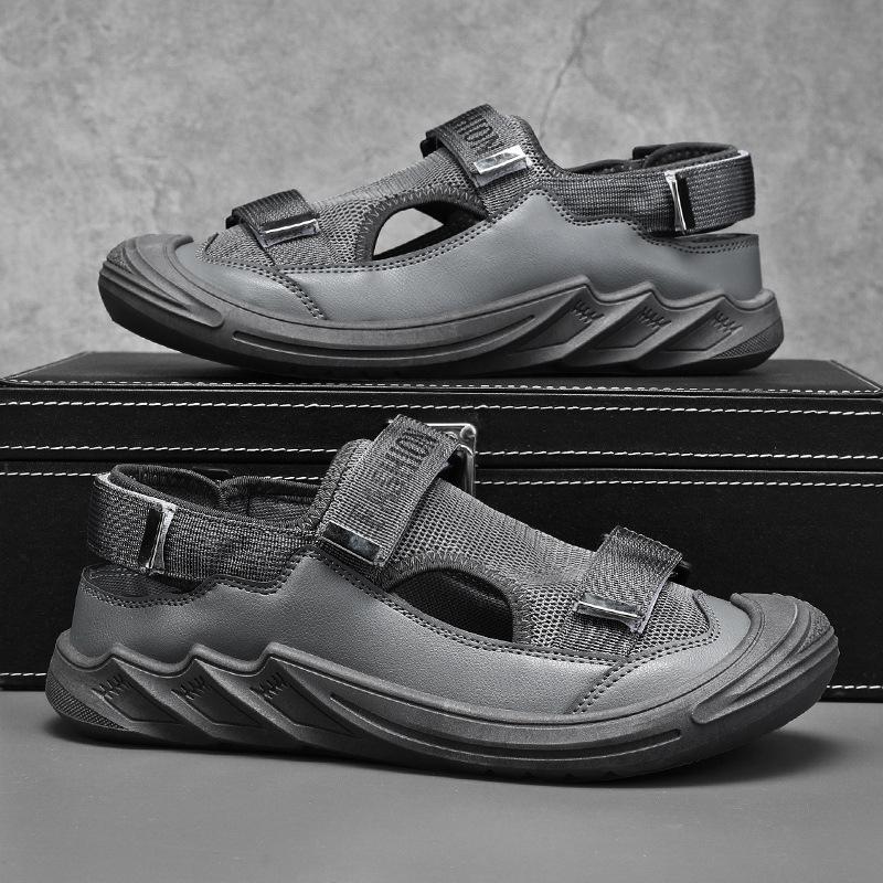 Men's Sandals Soft Sole 2025 Summer New Roman Vacation Casual Beach Shoes Hole Shoes Breathable Bag Head Sandals