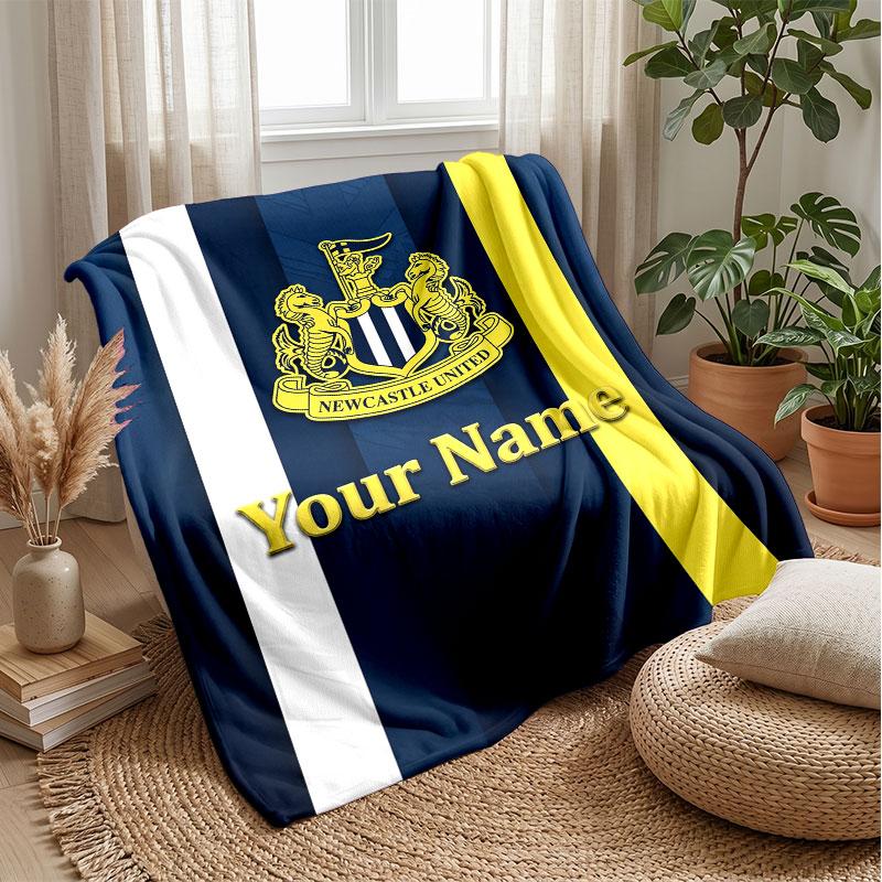 Coperta in Flanella Personalizzata con Nome Testo Newcastle United FC Logo Calcio Coperta in Pile Personalizzata Regalo Speciale per Divano Camera da Letto Casa