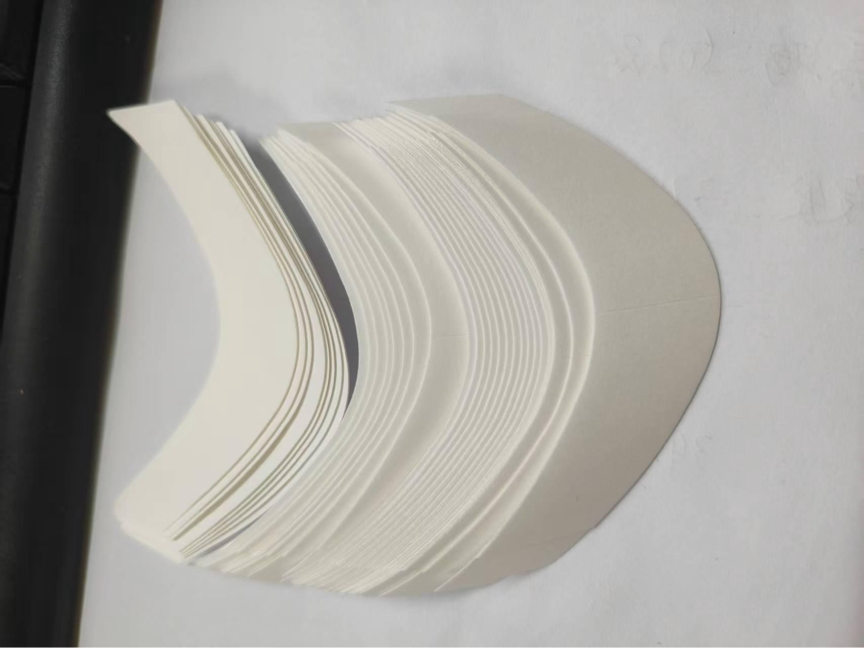 

Клейка стрічка для перука: Ультратонкі, суперлипкі, водостійкі та потостійкі двосторонні біоклейкі патчі для надійної фіксації