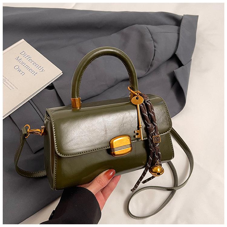 Premium retro bag women's new autumn and winter versatile messenger bag fashion portable small square bag tide