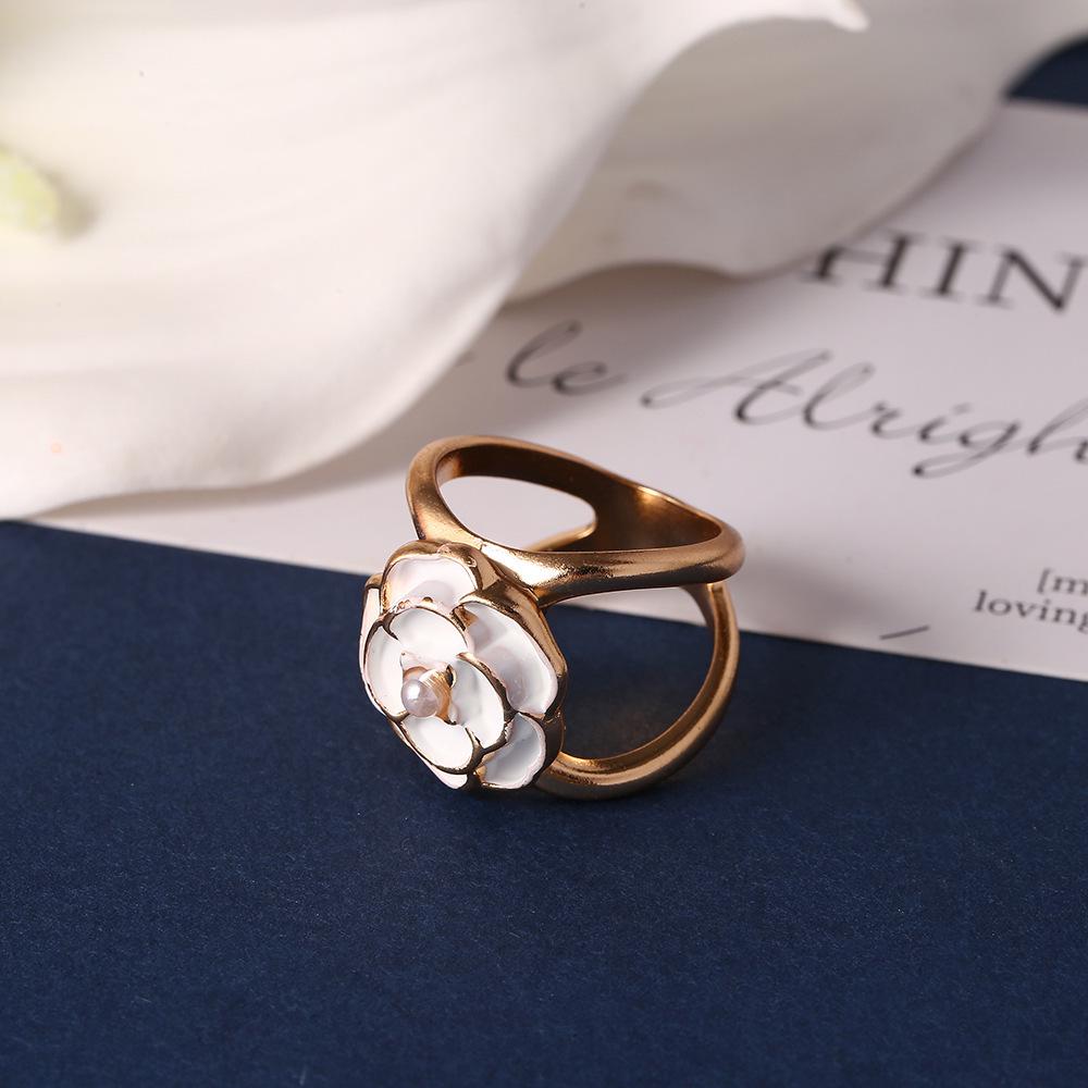 Korean Pearl Camellia Scarf and Shawl Buckle for Fashionable T-Shirts