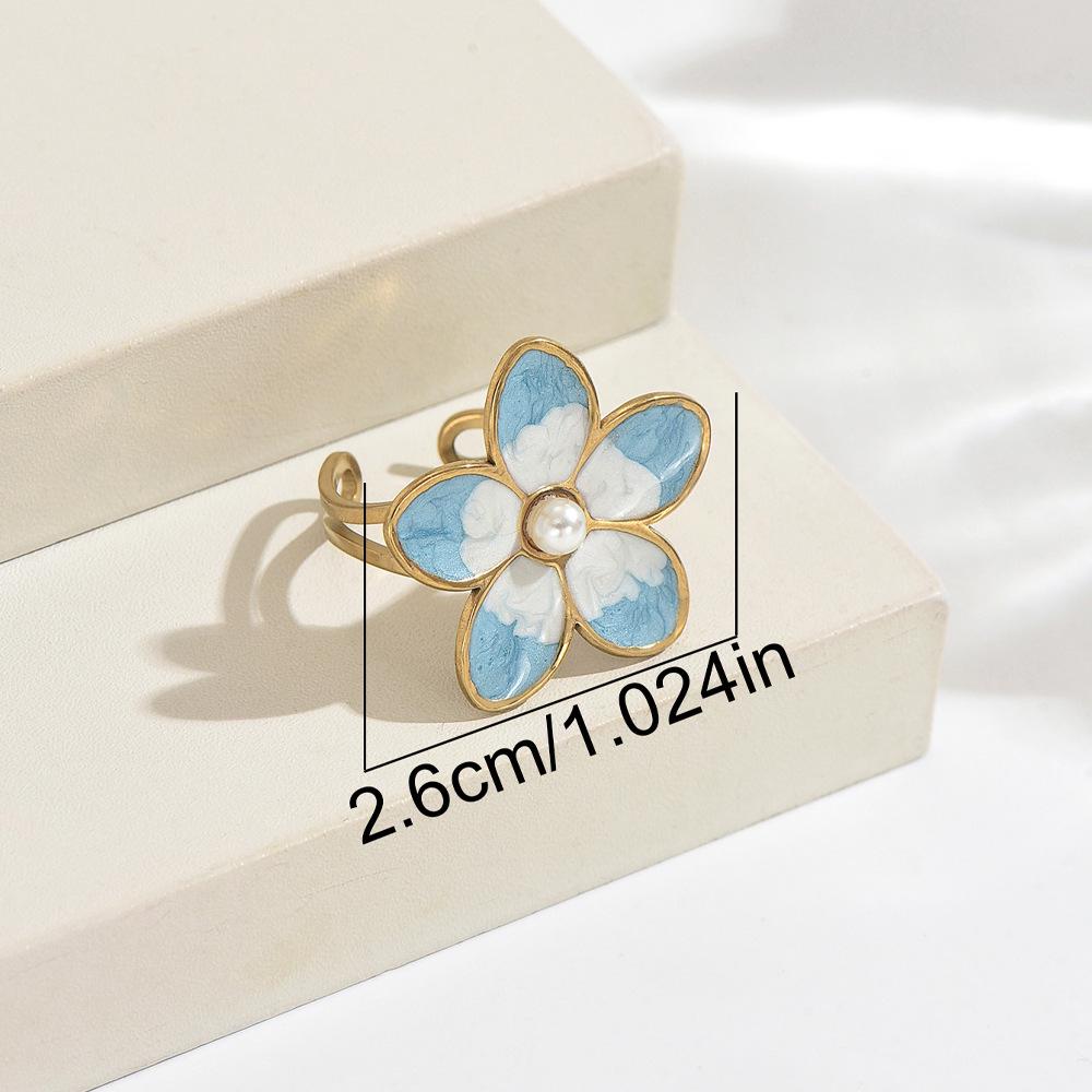 Elegant Stainless Steel Retro Five-Petal Flower Ring for Women