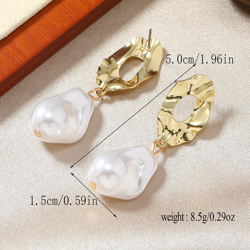 Elegant French Retro Pearl Water Drop Earrings - Trendy & Versatile for Women