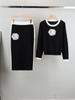 Damen Koreanisches Kamelien Strickwaren Set: Elegantes Rundhals-Oberteil & Bodycon-Rock Zweiteiler