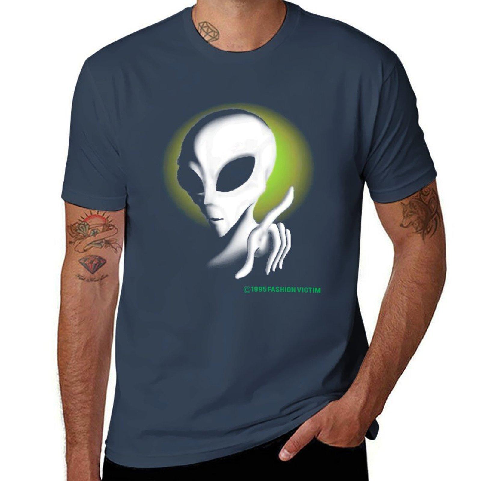 1995 Alien Vintage Glow In The Dark Fashion Victim Tshirt Simple Print Design Tshirt S