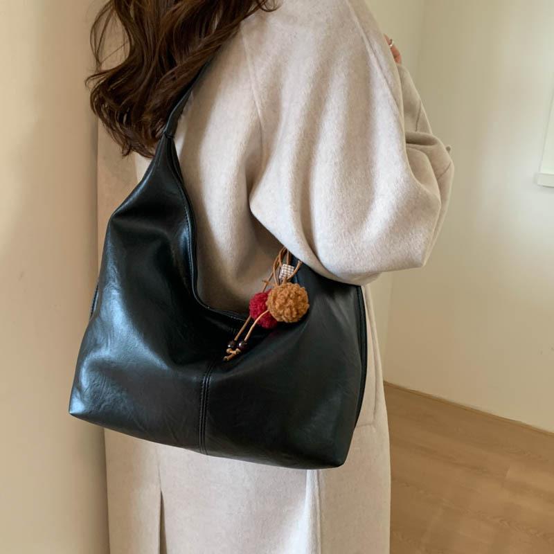 Large-capacity Commuter Bag Women's 2025 Autumn and Winter New Niche Retro Shoulder Bag Simple Texture Messenger Tote Bag