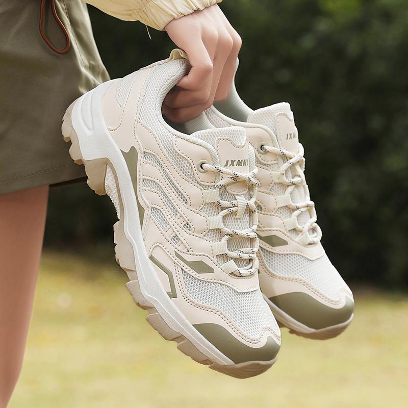 Fashion New Designers Hiking Shoes Man Outdoor Trekking Shoes Tourism Camping Sports Hunting Shoes Mesh Men Sneakers Trendy