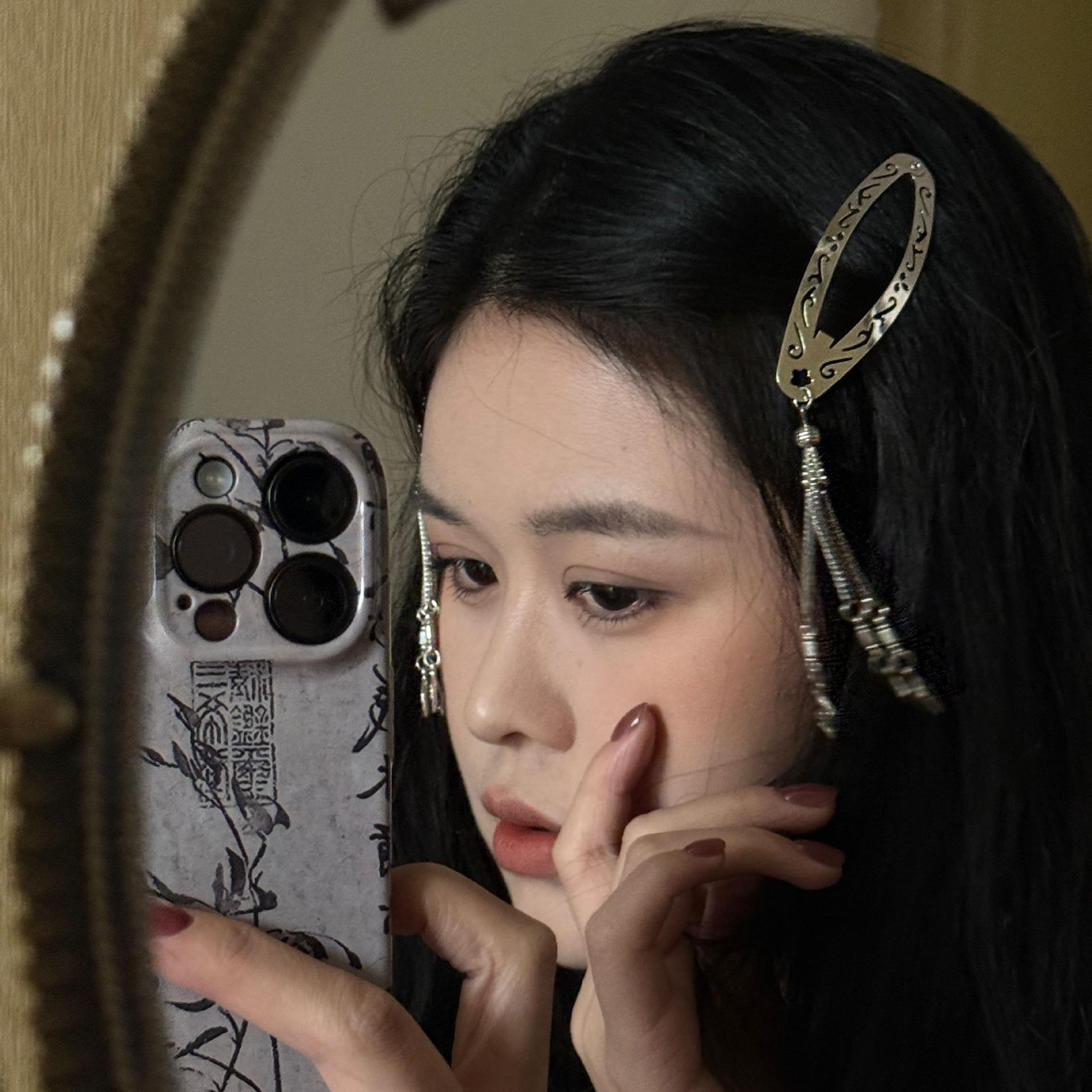 Полый боковой шпилька с кисточкой Винтажная заколка-краб для волос с узором для челки Этническая длинная боковая заколка Женские ретро аксессуары для волос