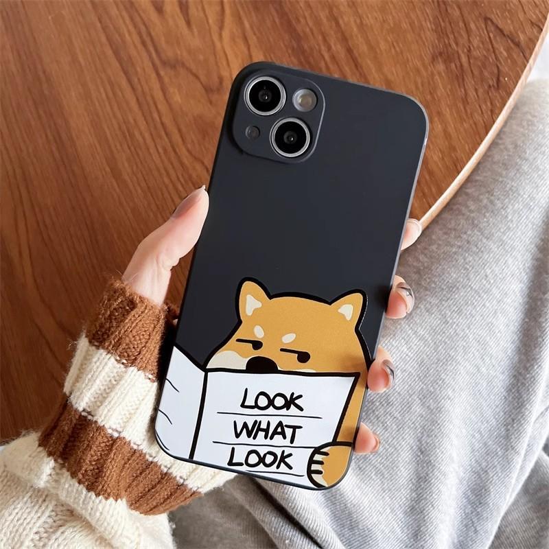 Reading the newspaper Shiba Inu is suitable for Apple 16promax mobile phone case 15plus couple 14pro anti-drop 13 all-inclusive 12 women x