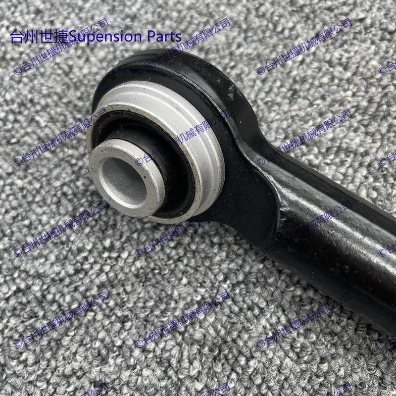 Jeu de 2 Bras de suspension supérieurs arrière Pour CADILLAC SRX 2010 - 2016