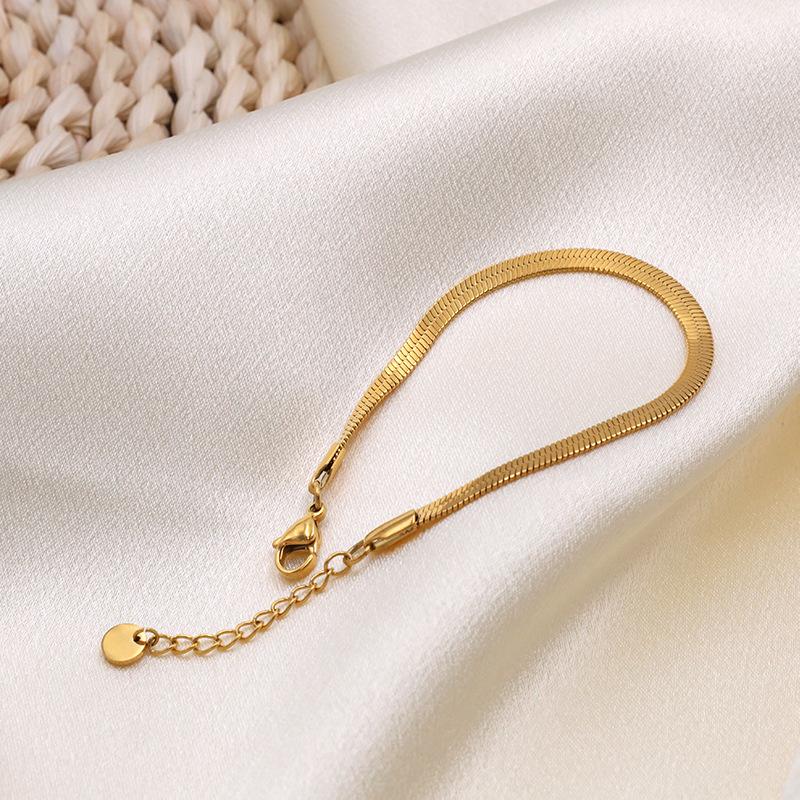 Moderne Edelstahl Goldbeschichtete Schlüsselbein Kette Schlangenknochen Kette Einfache Neutrale Titanstahl Klinge Armband Einfaches Armband