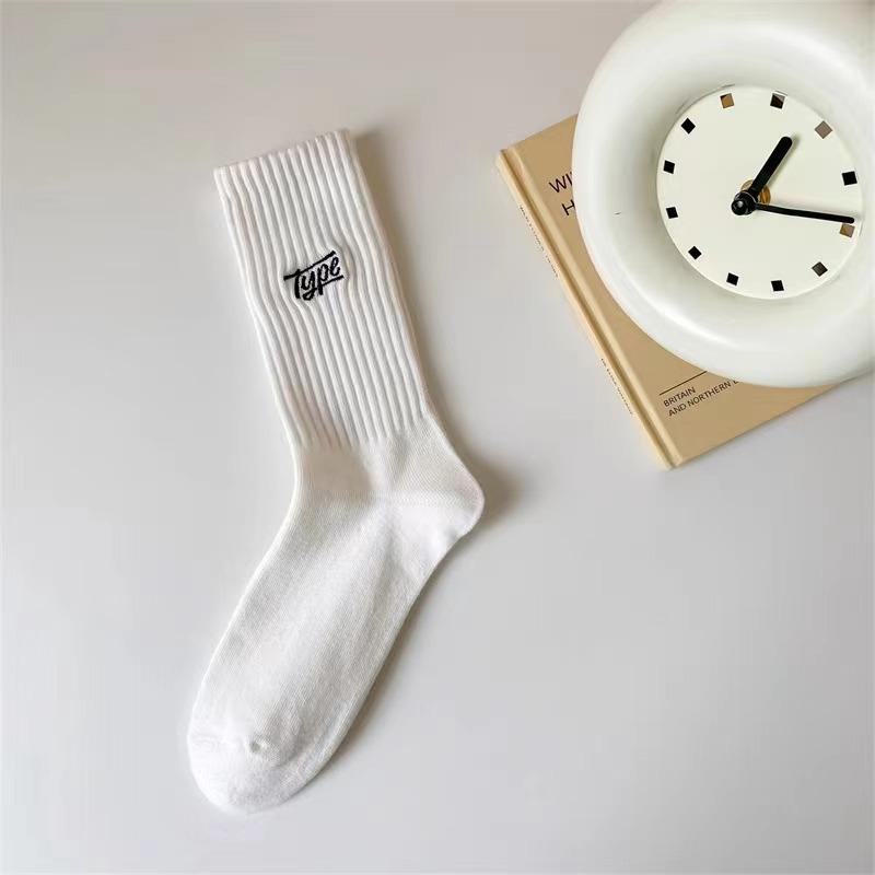 Men's and Women's Matching Spring/Autumn Style Non-Cotton Sports Trend Sweat-Absorbing Anti-Odor Letter Patterned Stockings