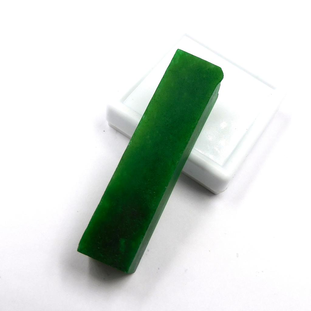 Natural Green Emerald Loose Gemstone Brilliant 125.85 Ct Rough Uncut for Gemstone Collections