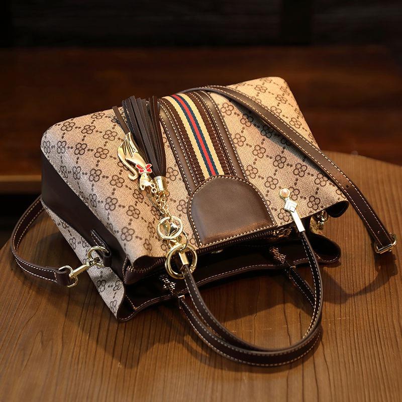 Women's Bags New Popular Fashion Versatile Shoulder Messenger Bag Women's Large Capacity Temperament Handbags Women