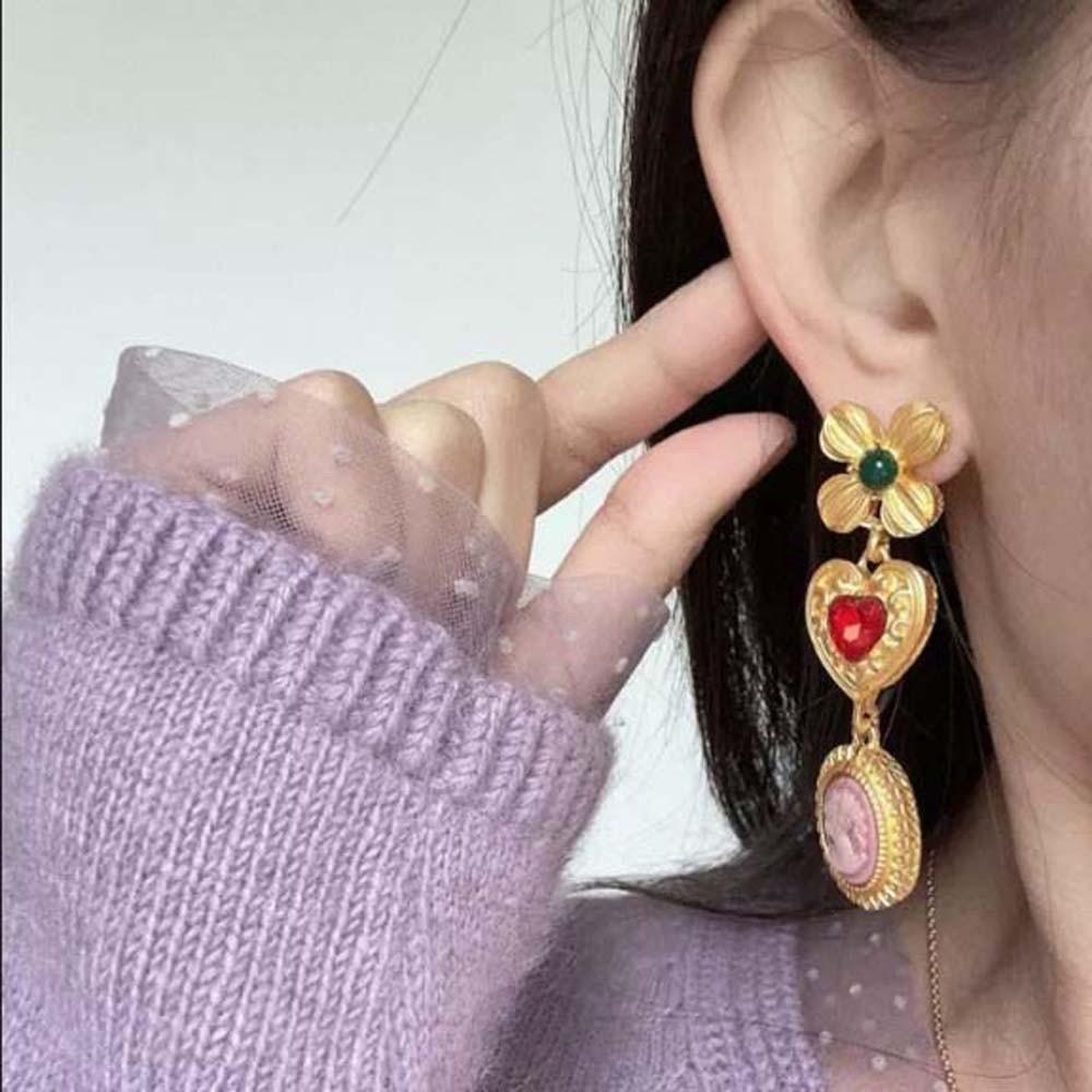 Zinc Zinc Alloy Heart Cameo Bracelet Court Style Retro Emboss Earrings Vintage Necklace  Wedding