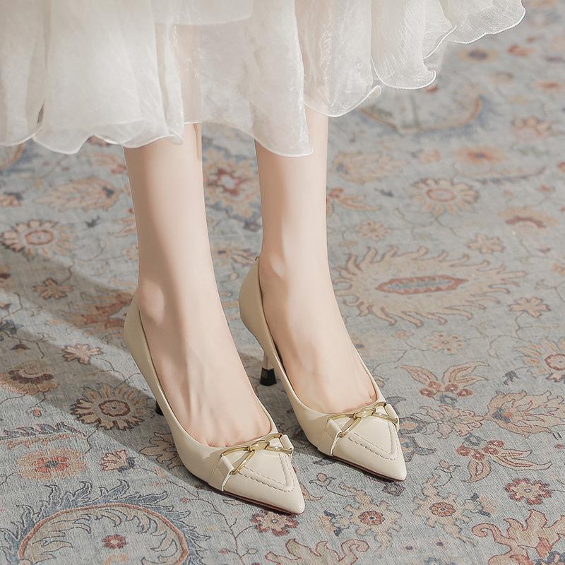 European station spring new high heels thin heel pointed fashion shallow mouth temperament metal buckle commuter single shoes heels