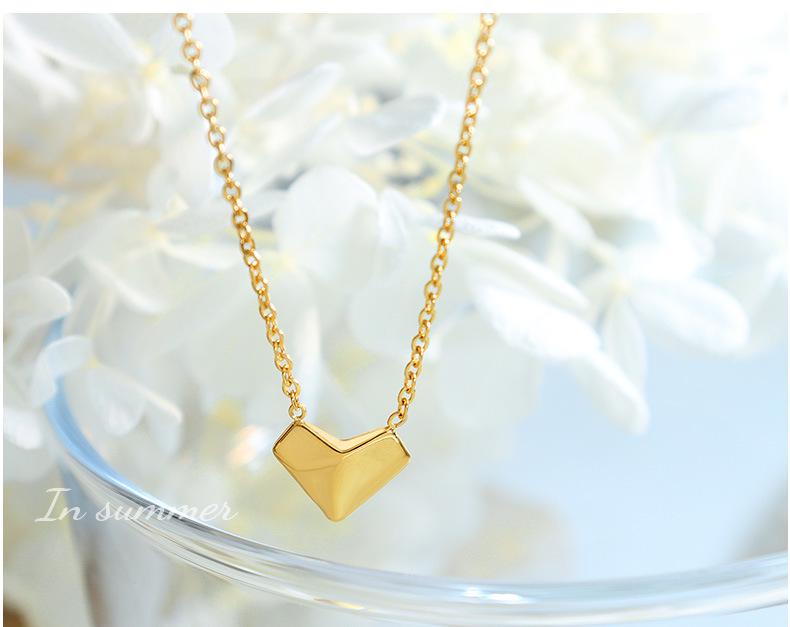 18k Gold-Plated Heart-Shaped Titanium Steel Clavicle Necklace - Handmade, Stylish, for Women