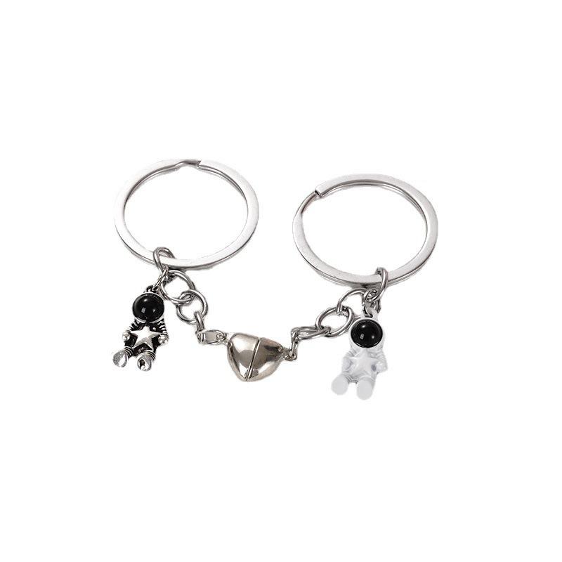 Creative Design Astronaut Star Moon Key Chain Spaceman Love Heart Couple Friendship Gift Car Bag Key Ring Pendant Accessories