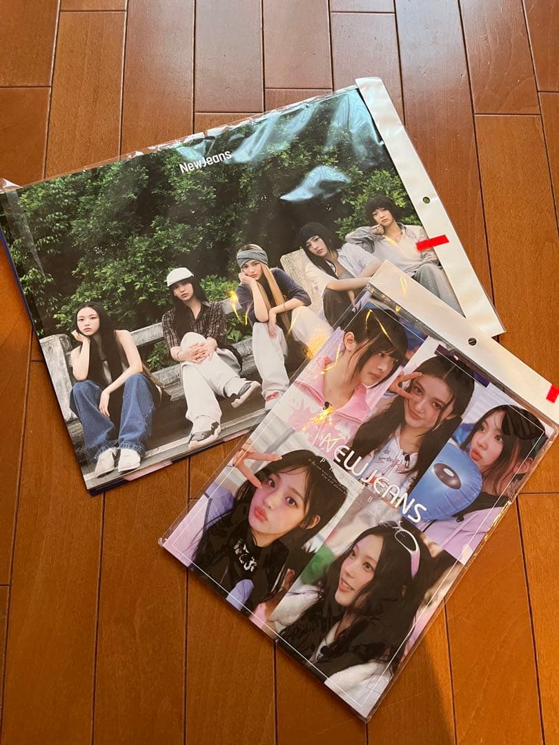 

[USED] New Jeans Photo Book & Poster