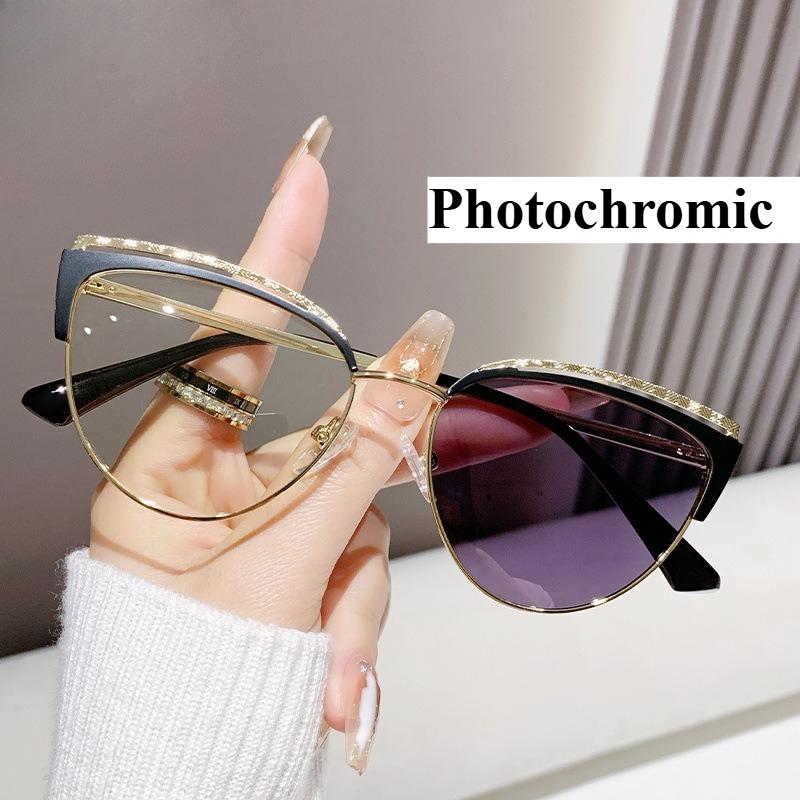 Photochromic Glasses Anti Blue Light Minimalist Style Flat Glasses Ultra Light Eyeglass Frame Metal Spring Eyeglass Legs