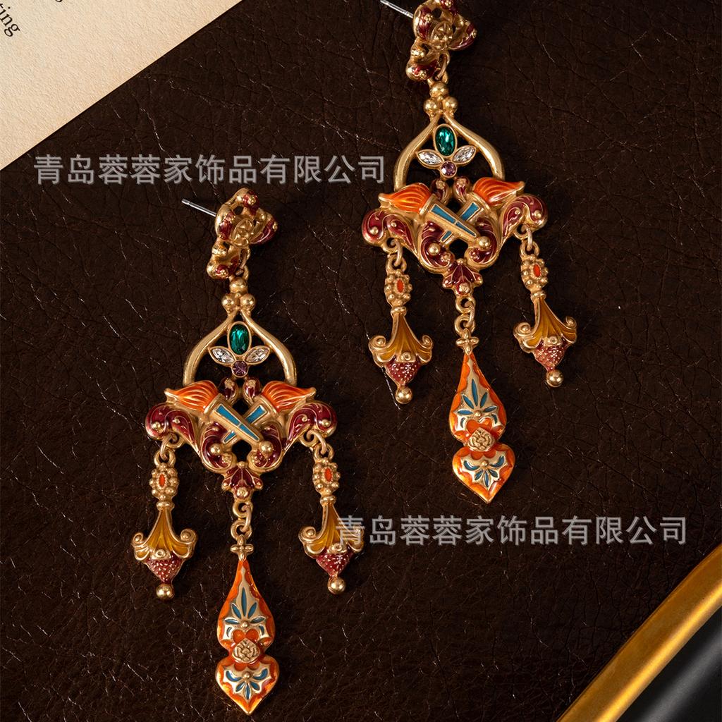 Vintage Court Antique Hollowed Out Glazed Pendant Earrings With A Classical Elegant Temperament