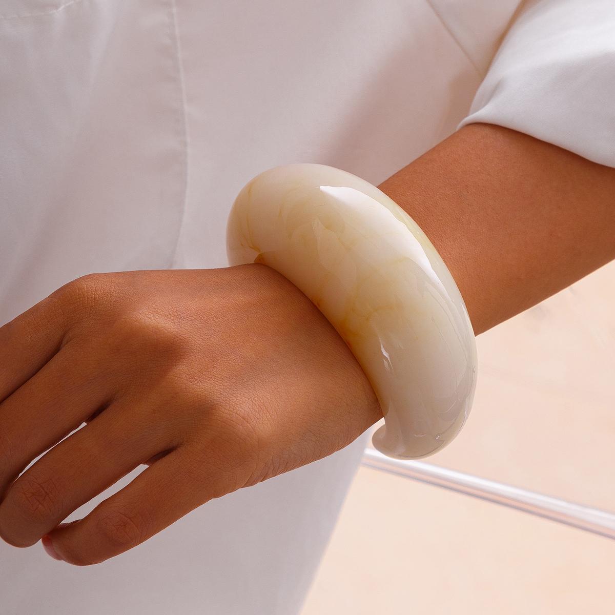 

Ingemark Exaggerated Boho Acrylic Resin Chunky Open Cuff Bangles for Women on Hand Wide Arm Bracelet Couple Y2K Jewelry Gift New